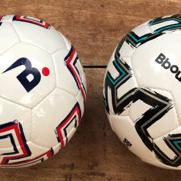 voetballen zonder kinderarbeid met logo bedrukt 