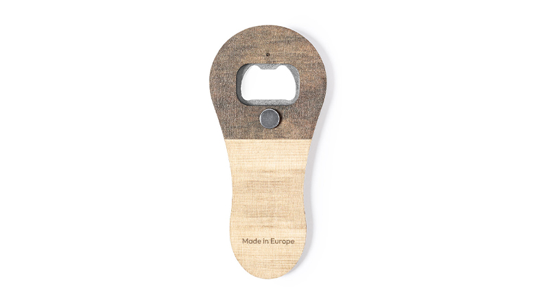 Magneetopener van natuurlijk hout met logo