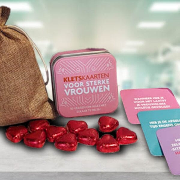 Kletskaarten sterke vrouwen met chocolade hartjes dag van de zorg