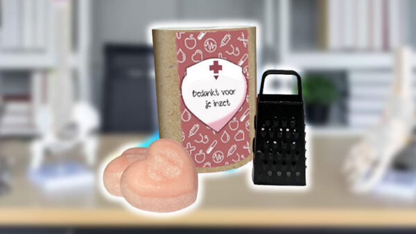 cadeau dag van ed zorg aamber blok met rasp