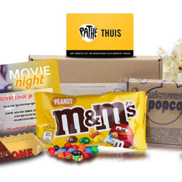 Movie Night pakket thuisbioscoop van Pathe met M&Ms, toblerone en popcorn