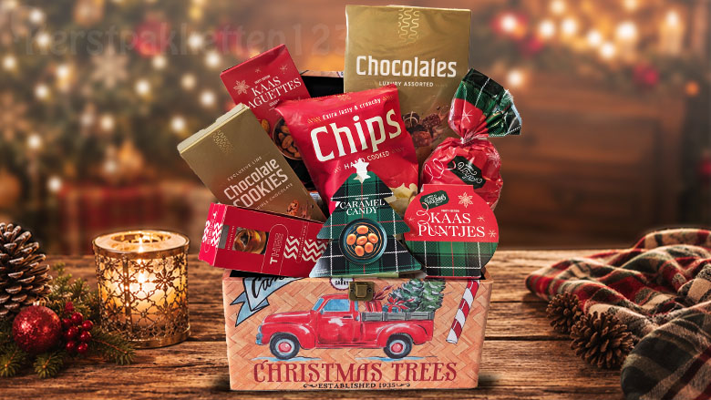 Een sfeervol gevuld Christmas Trees houten HAPPZ kistje met heerlijke winterse lekkernijen.